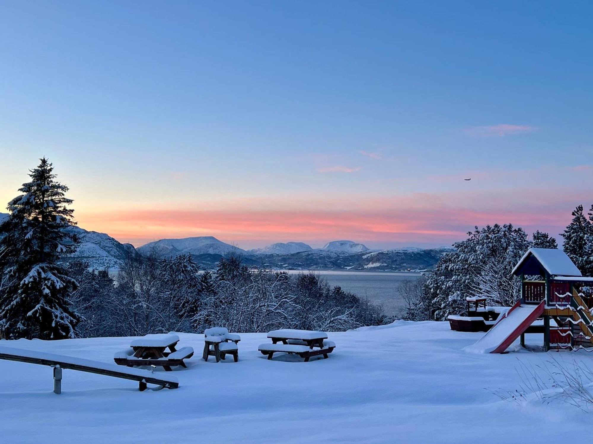 Wake Up To A Beautiful View And Smell Of The Sea Apartment Kristiansund Exterior photo